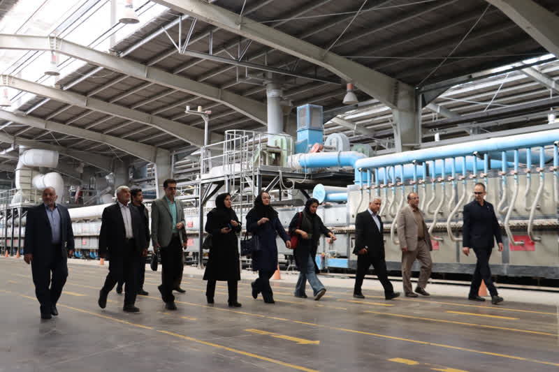 بازدید هیات رییسه و اساتید آموزش عالی اسرار از کارخانه کاشی فیروزه مشهد